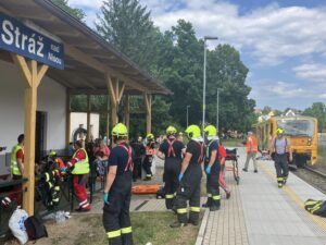 Nehoda vlaku a nákladního vozu ve Stráži nad Nisou. Foto: HZS
