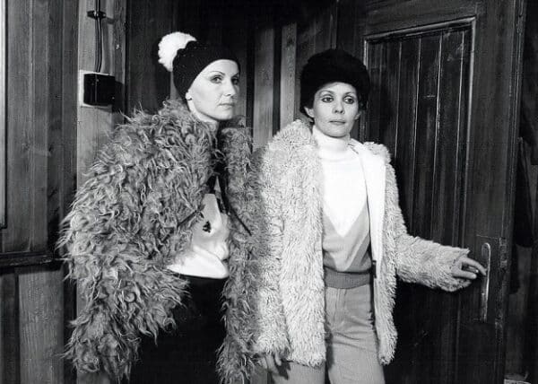 Herečka Jana Šulcová (vpravo) ve filmu S tebou mě baví svět. Repro: ÚPF