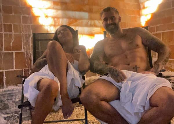 Influencerka Angie Mangombe a muž roku 2016 Josef Kůrka vyrazili do wellness. Foto: Instagram