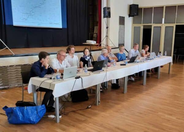 Desítky obavatel Benátek nad Jizerou přišli na projednání EIA k rozšíření dálnice D10. Foto: ČRzprávy.cz
