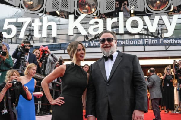 Russell Crowe si v Karlových Varech vystřihl i vlastní koncert. Foto: Film Servis Festival Karlovy Vary
