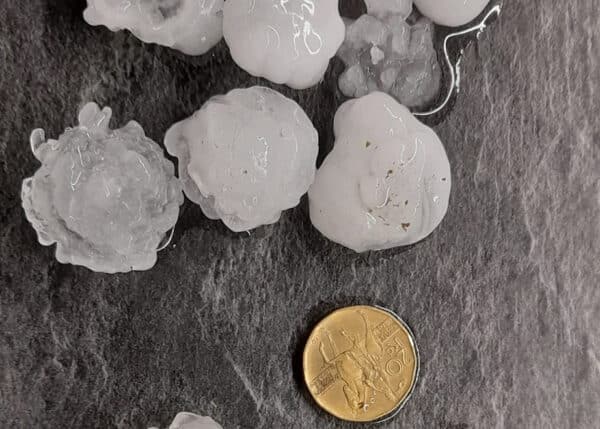 Na Mělnicku, Litoměřicku a na Moravě v neděli padaly velké kroupy. Foto: Barbora Krupičková