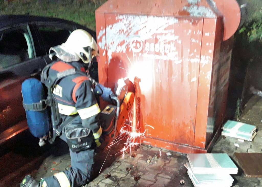 V kontejneru v Plzni uhořel muž. Foto: HZS Plzeňského kraje