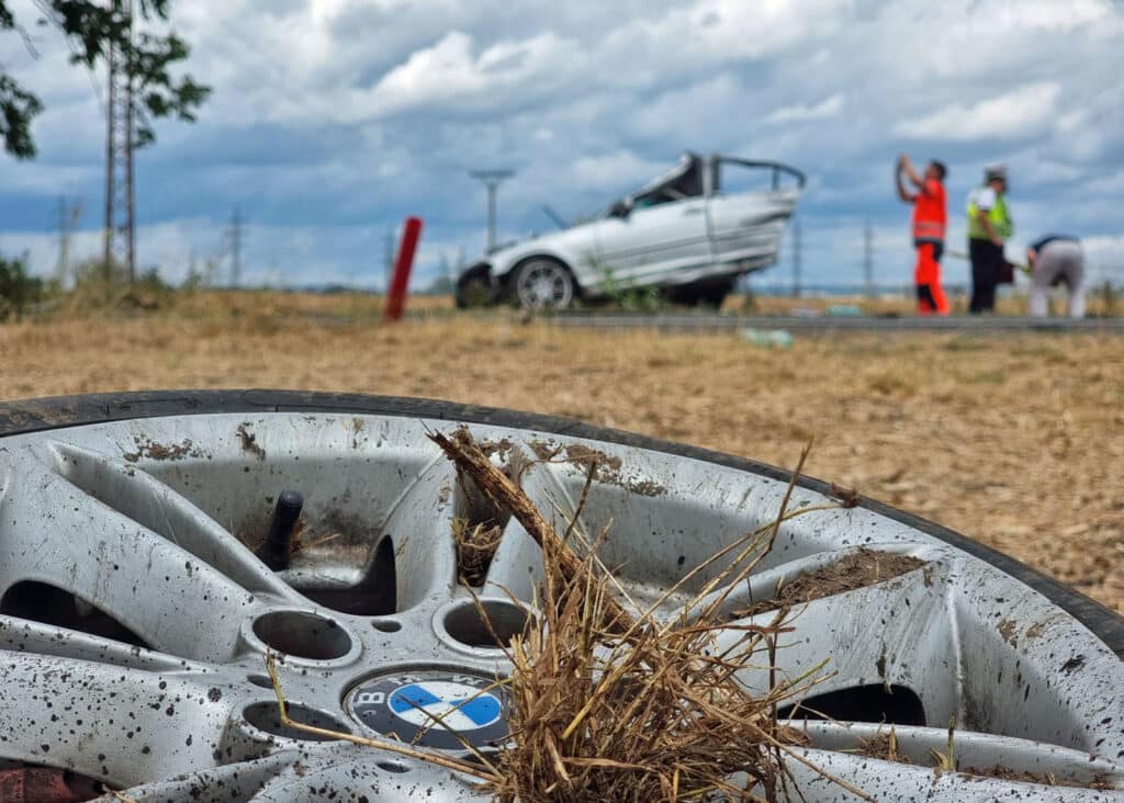 Tragická nehoda mladého řidiče BMW se stala v pátek mezi obcemi Otmarov a Telnice na Brněnsku. Foto: PČR
