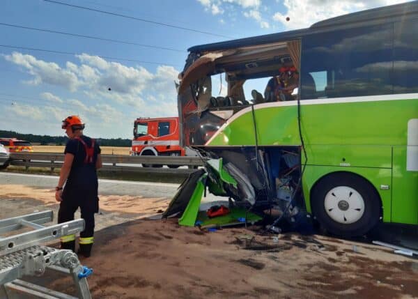 Tragická nehoda dvou autobusů u Brna. Foto: HZS JMK