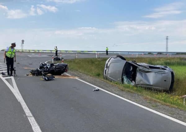 Tragická nehoda auta a motorky na obchvatu Chýnova. Foto: PČR
