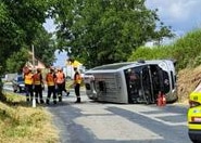 Nehoda dodávky u Syrovic na Brněnsku. Foto: ZZS MJK