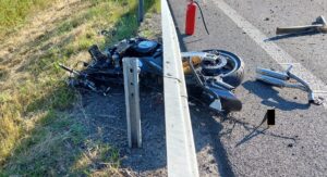 Tragická nehoda motorkáře mezi obcemi Božejov a Nová Ves. Foto: PČR