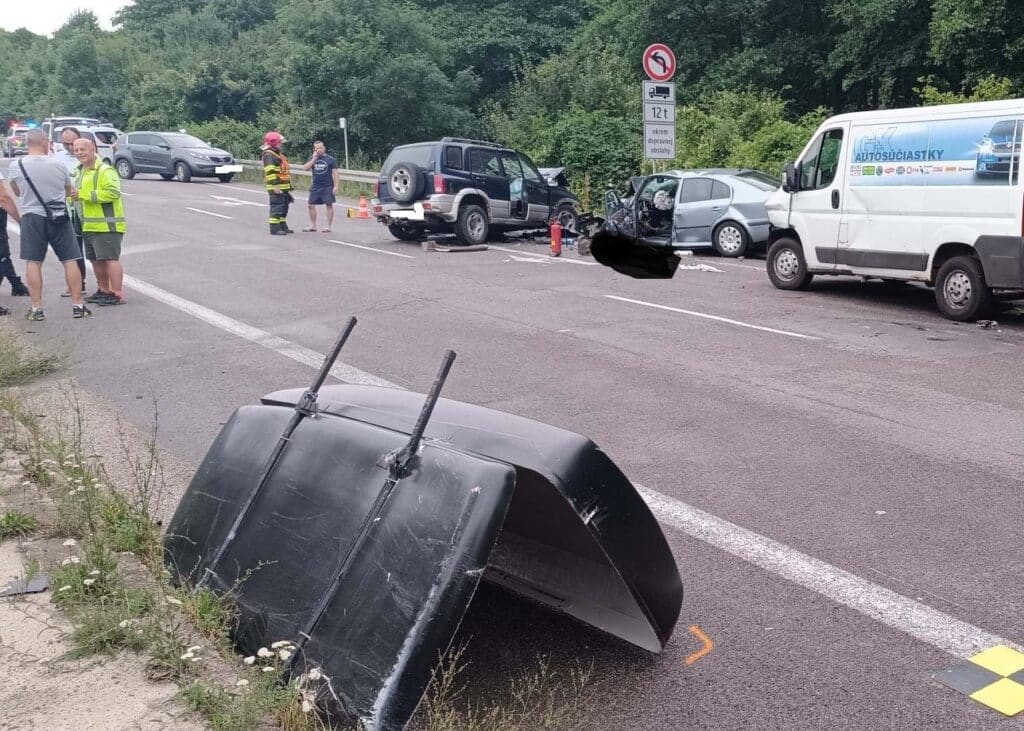 Tragickou nehodu nedaleko Trenčína nepřežili dva senioři. Foto: Policie Trenčín