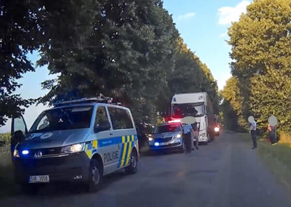 Řidič kamionu nadýchal 2,4 promile. Foto: PČR