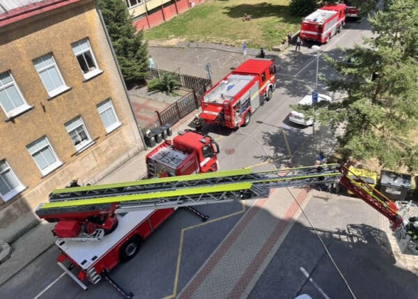 Požár v centru Liberce začal na plotně. Foto: HZS