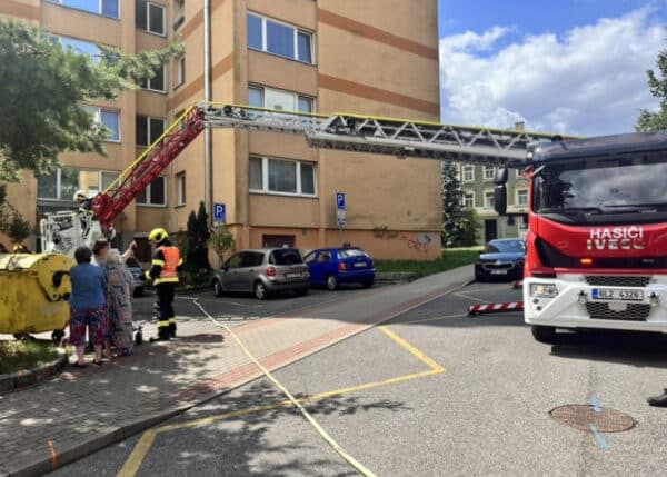 Požár v centru Liberce začal na plotně. Foto: HZS