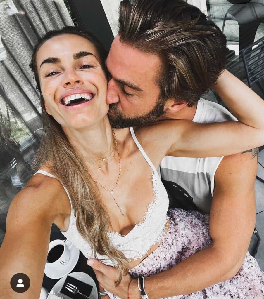 Survivor Tomáš Weimann a modelka Markéta Břízová tvoří krásný pár. Foto: Instagram