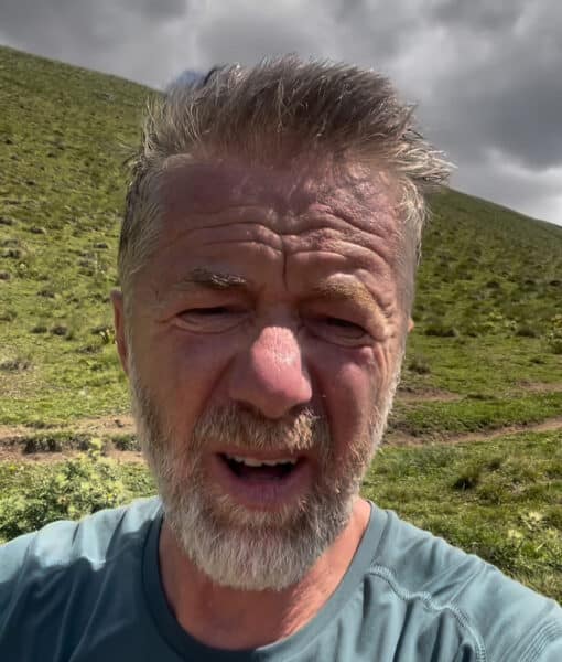 Herec Jiří Langmajer se vydal na ledovec Kazbek v Gruzii. Foto: Instagram