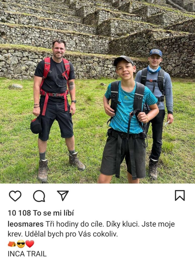 Hrdý táta Leoš Mareš se syny na Inka Trailu v Peru. Foto: Instagram Leoše Mareše