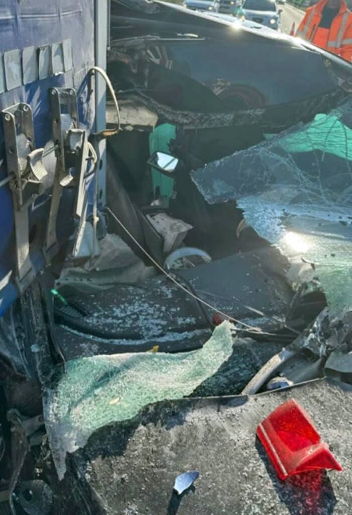 Nehoda Nely Slovákové. Mercedesem nabourala do kamionu. Foto: Instagram