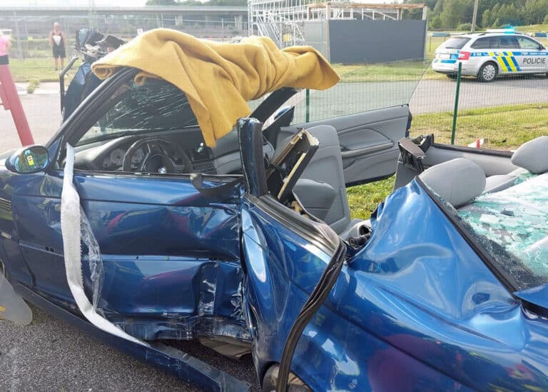 Vážná nehoda na autodromu Sosnová. Foto: HZS LBK