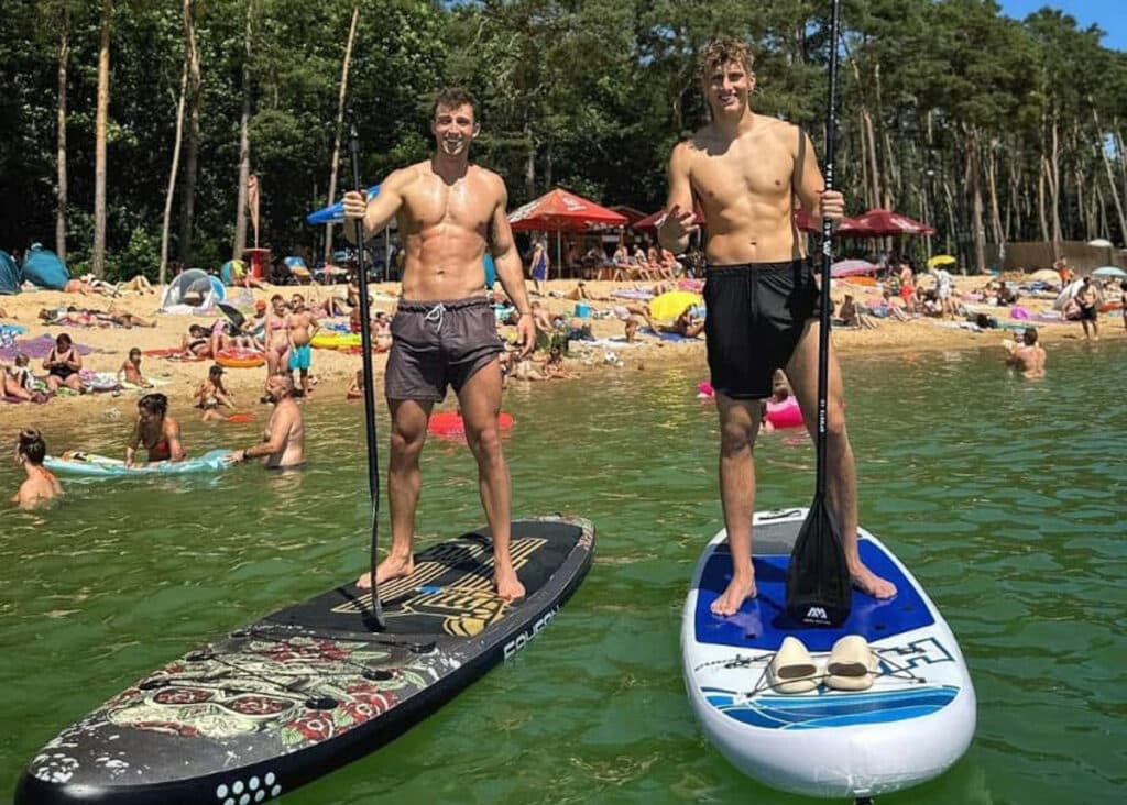 David Vitásek vyrazil na paddleboard na jezero Lhota. Foto: Instagram