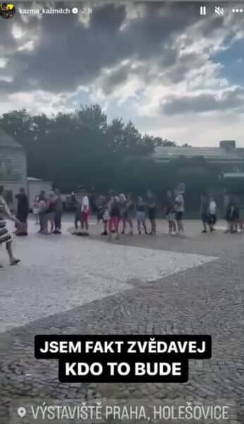 Lidé zkouší štěstí u Kazmova trezoru s miliony na pražském Výstavišti. Foto: Instagram