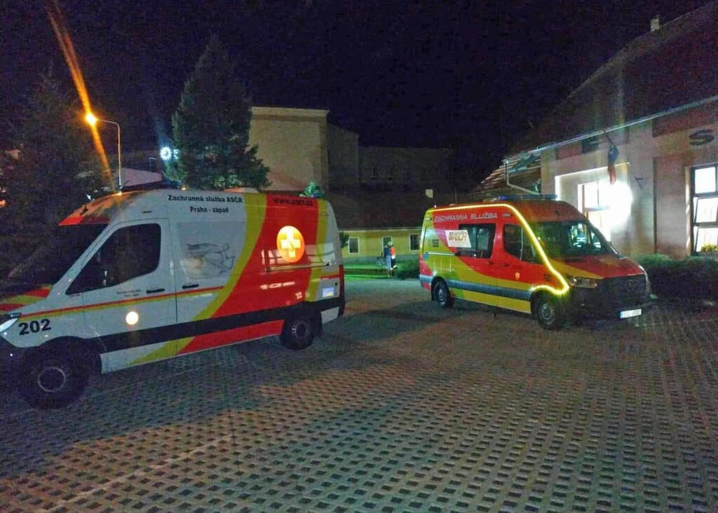 Evakuace pacientů z kralupské nemocnice. Foto: Záchranná služba ASČR