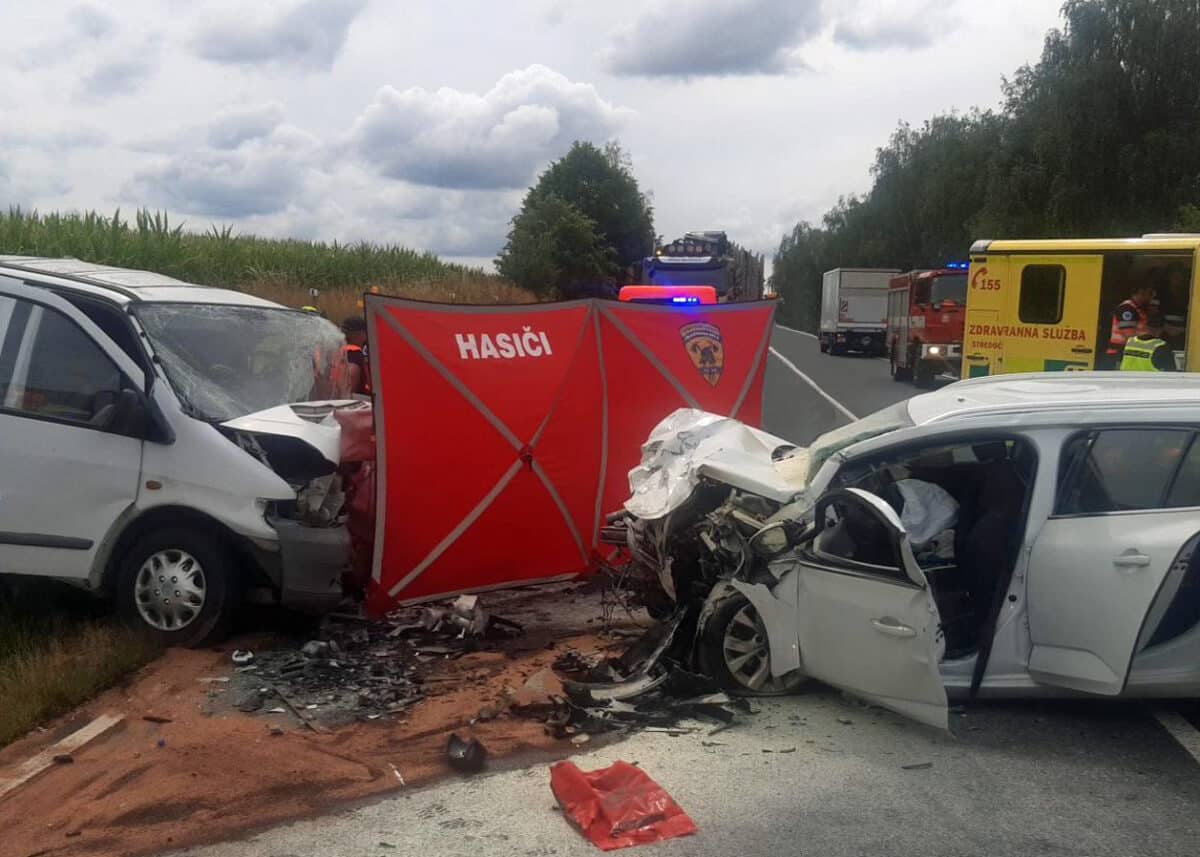 Tragická nehoda u Kácova na Kutnohorsku. Foto: HZS SČK