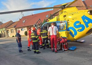 Na Vyškovsku se zřítila zeď u domu, jeden člověk se zranil. Foto: HZS
