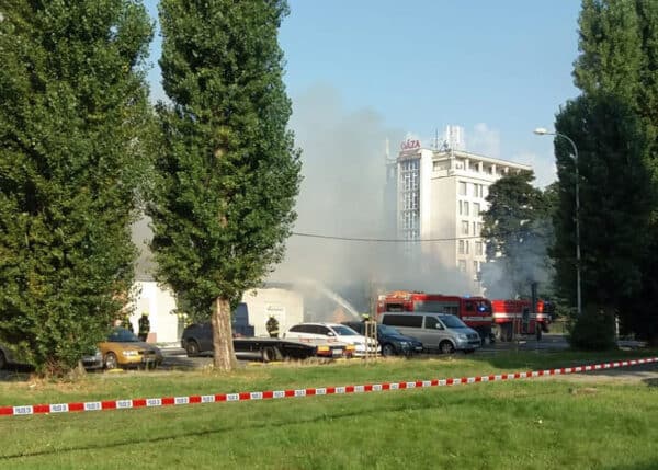 Požár v Otrokovicích už mají hasiči pod kontrolou. Foto: HZS Zlínského kraje