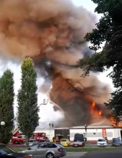 Požár v Otrokovicích už mají hasiči pod kontrolou. Foto: HZS Zlínského kraje