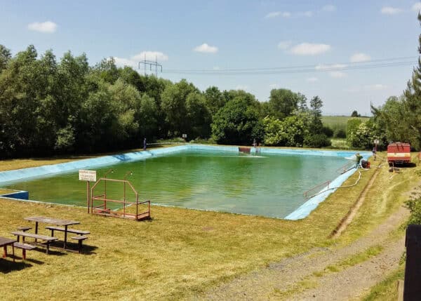 Ve vodní nádrži Klůček u Žatce se utopily dvě děti. Foto: FB / Klůček