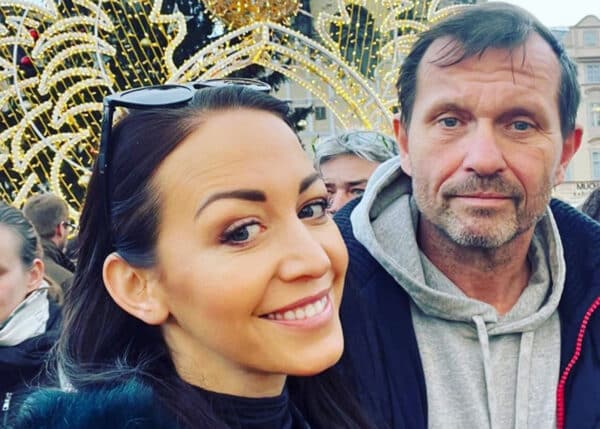 Agáta Hanychová a Jaromír Soukup na vánočních trzích v Praze. Foto: Instagram