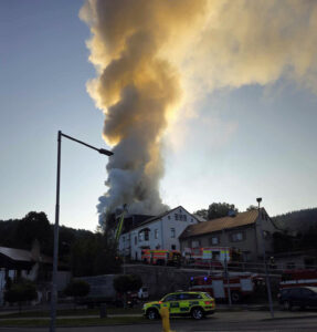 Požár penzionu v Tanvaldu, Raisově ulici. Foto: Marek Šturm