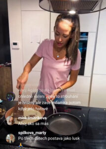 Agáta Hanychová kuchtila živě. Zdroj: Instagram