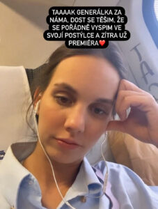 Z generální zkoušky se Michaela Tomešová vracela unavená. Foto: Instagram