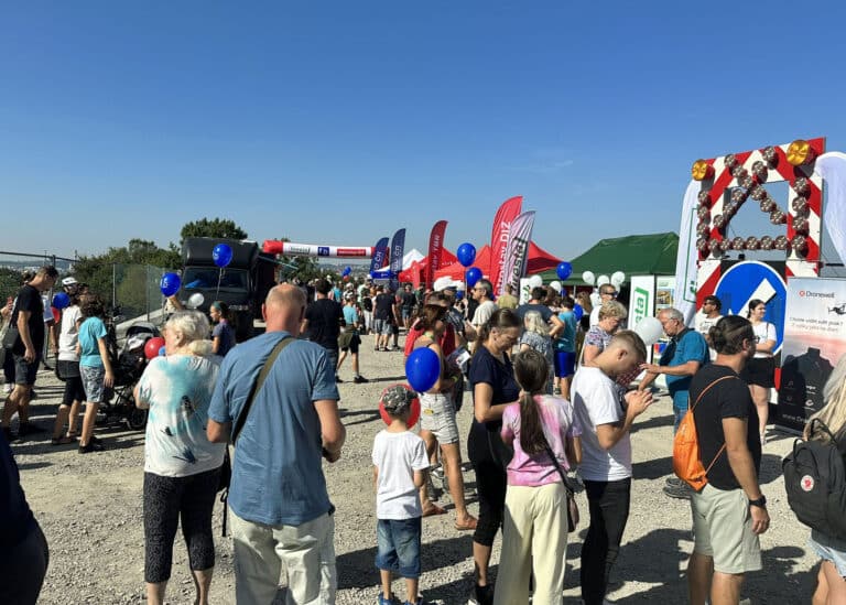 Lidé si prohlédli nové mosty v Brně. Foto: Radek Mátl