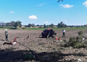Tragická nehoda BMW u Malobratřic na Mladoboleslavsku. Foto: HZS