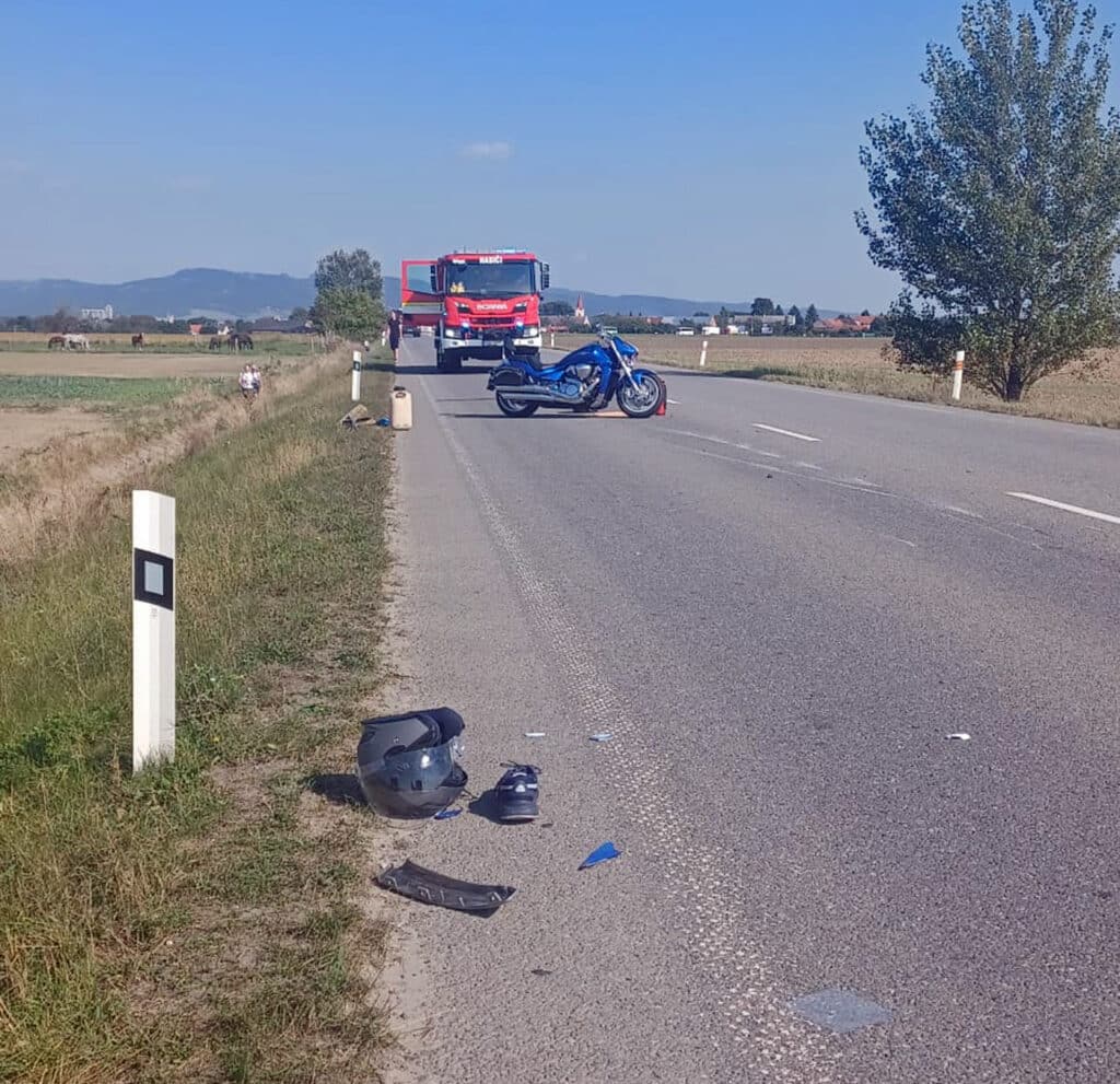 Tragická nehoda motorky u Třebětic na Kroměřížsku. Foto: ZZS ZLK