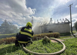 Výbuch domu v Otinovsi na Prostějovsku. Foto: HZS OLK