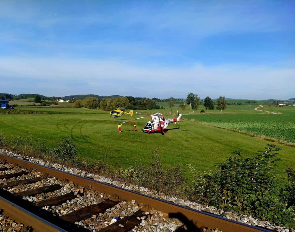 Neštěstí u Bělčic. Vlak srazil čtyři drážní pracovníky. Foto: HZS