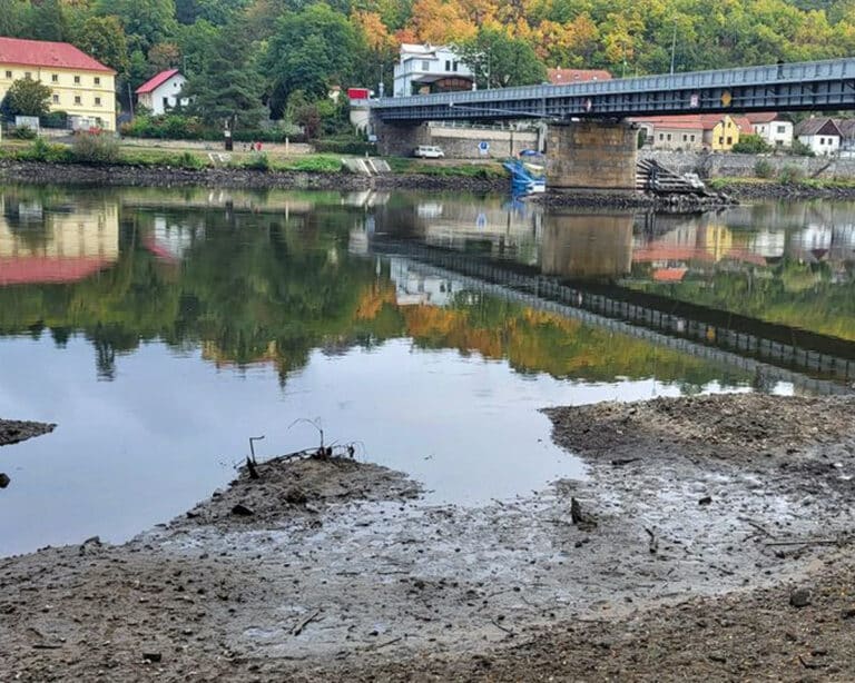 Hladina Labe má opět začít stoupat. Foto: MěÚ Mělník