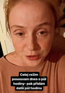 Herečka Marie Doležalová prozradila, recept, jak zvládnout posun času. Zdroj: IG