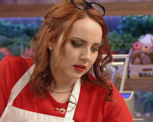 Anička se v dalším díle MasterChef Česko silně popálila. Zdroj: Voyo