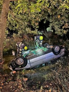 Nehoda Audi u Čakova na Českobudějovicku. Foto: HZS JHK