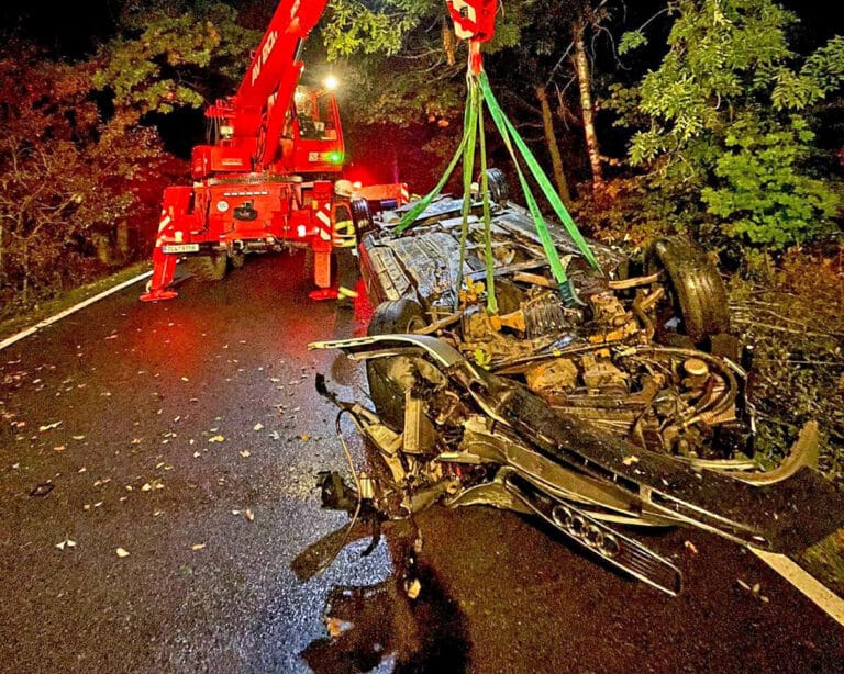 Nehoda Audi u Čakova na Českobudějovicku. Foto: HZS JHK