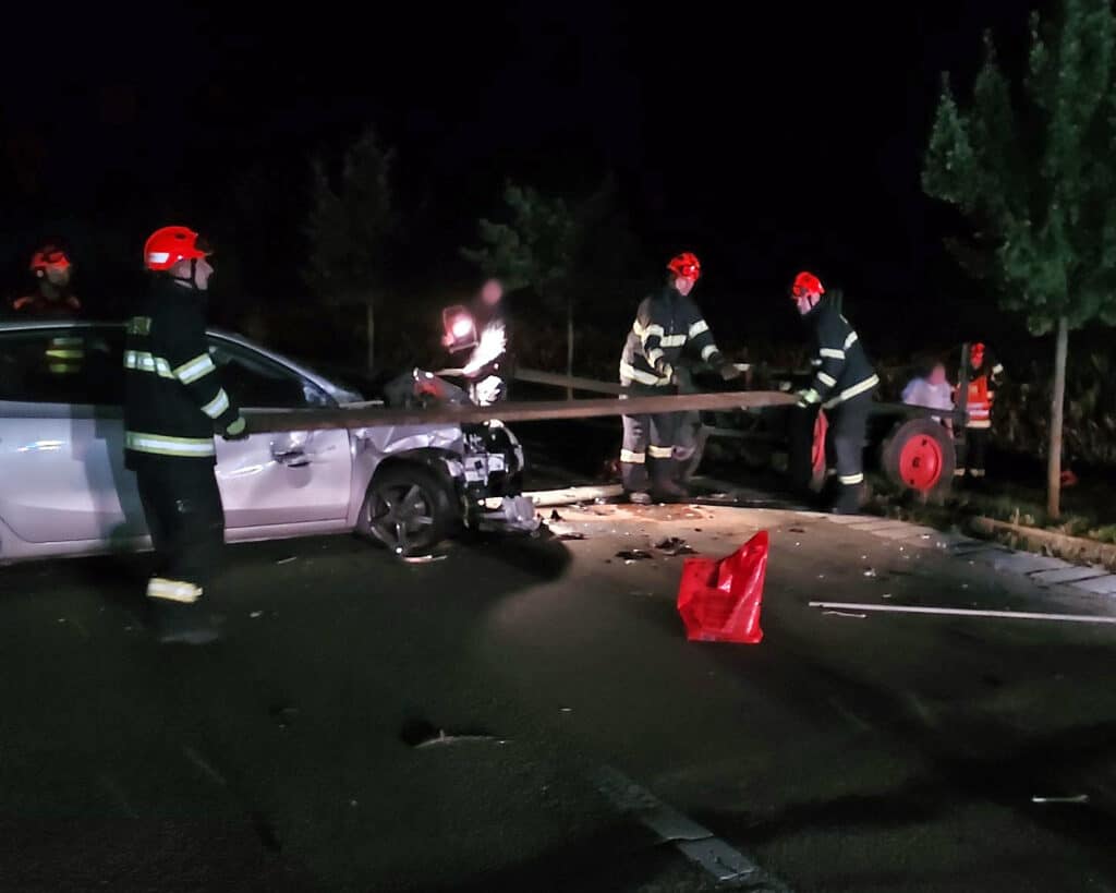 Nehoda koňského povozu a auta u Kostice na Břeclavsku. Foto: HZS