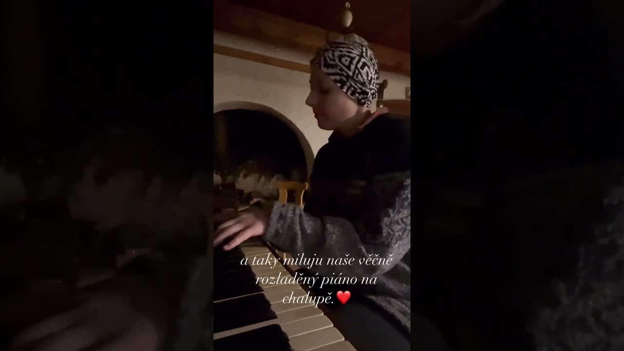 Video Thumbnail: Nemocná Anička Slováčková nabírá síly na chalupě