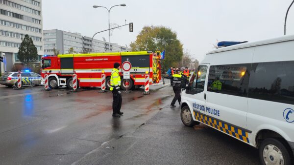 Stávka zablokovala dopravu na Třídě V. Klementa v Mladé Boleslavi. Foto: CRzpravy