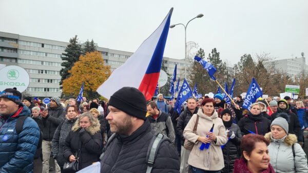 V Mladé Boleslavi se stávkuje proti vládě. Foto: CRzprávy