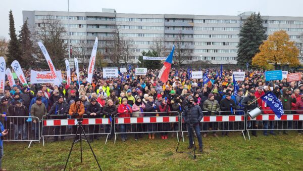 V Mladé Boleslavi se stávkuje proti vládě. Foto: CRzprávy
