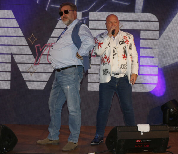 Ještě před incidentem si Roman Ondráček a Michal David zazpívali. Foto: Pavel Gwužď / NextFoto