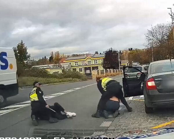 V Praze se poprali dva řidiči. Zdroj: MP Praha